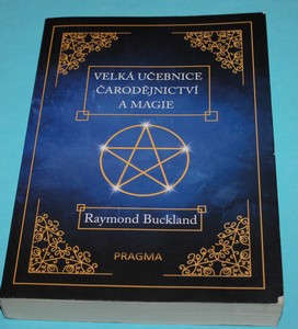 Velká učebnice čarodějnictví a magie