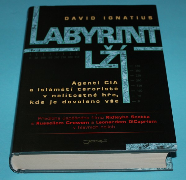 Labyrint lží
