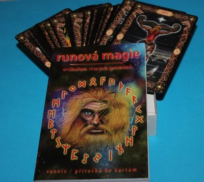 Runová magie - kniha + 25 karet
