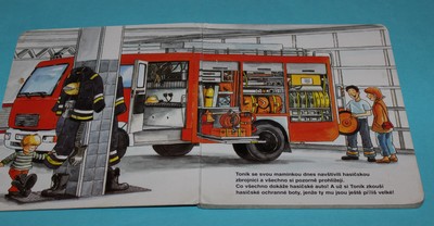 Podívej, co všechno hasičské auto dokáže!