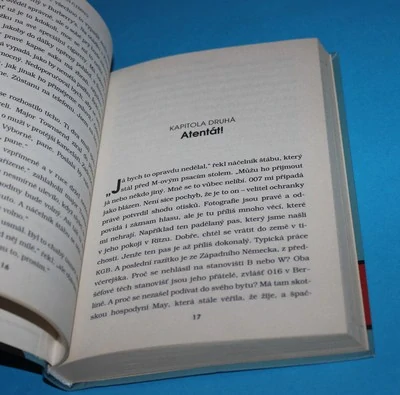 Muž se zlatou zbraní - Fleming