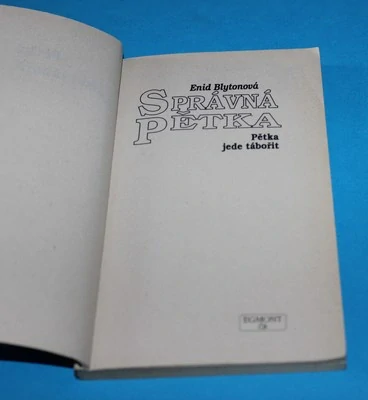 Správná pětka Pětka jede tábořit