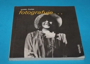 Karel Čapek fotografuje