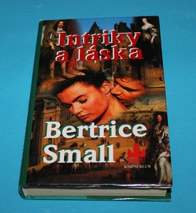 Intriky a láska - Small