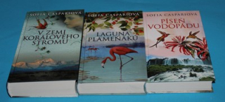V zemi korálového stromu, Laguna plameňáků, Píseň vodopádu
